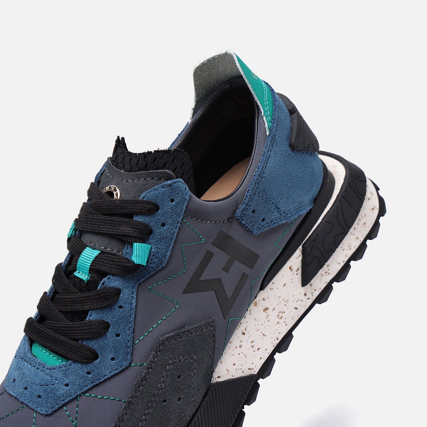 NSJ600_CO