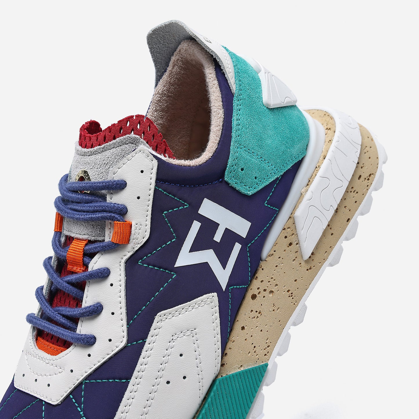 NSJ600 Sneaker