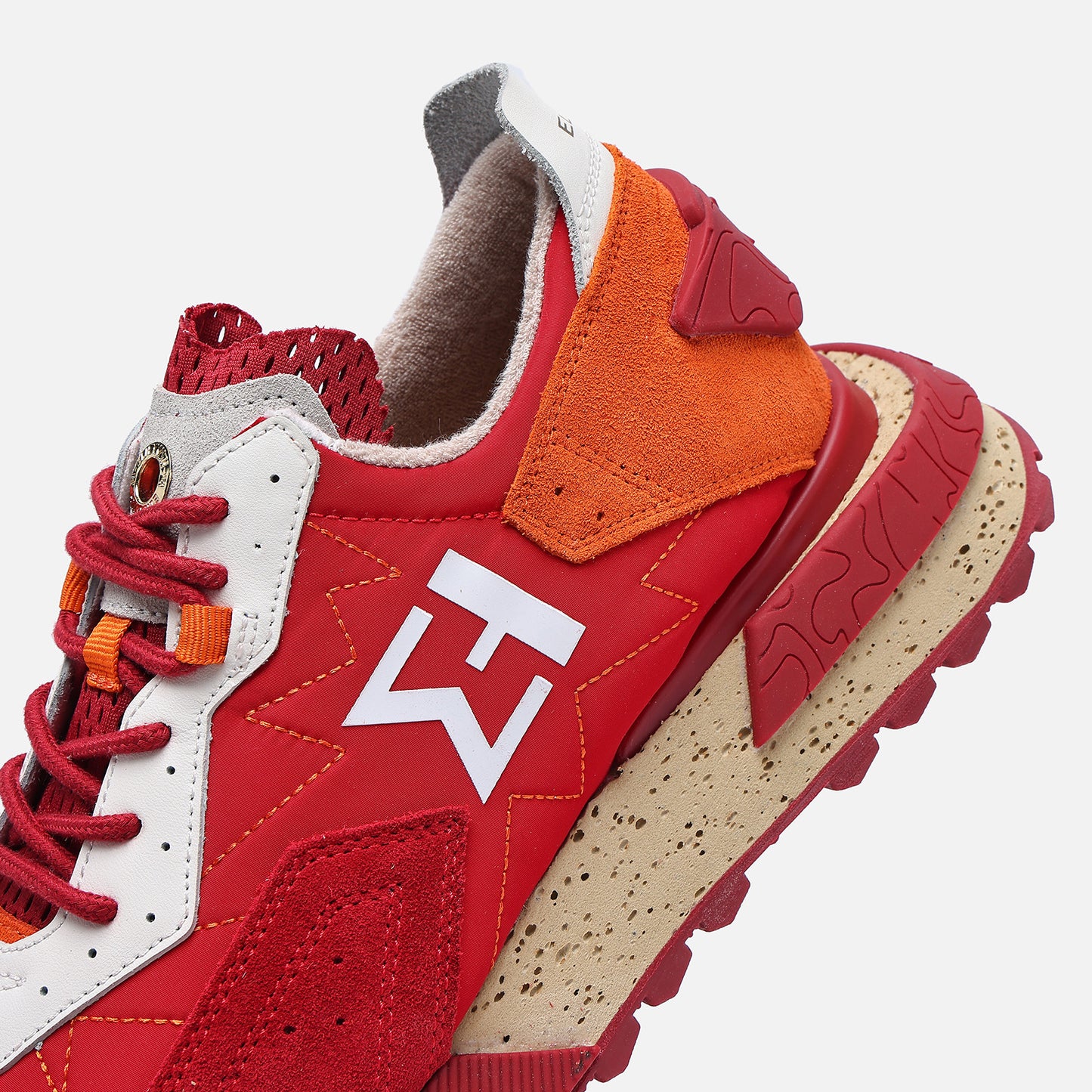 NSJ600 Sneaker