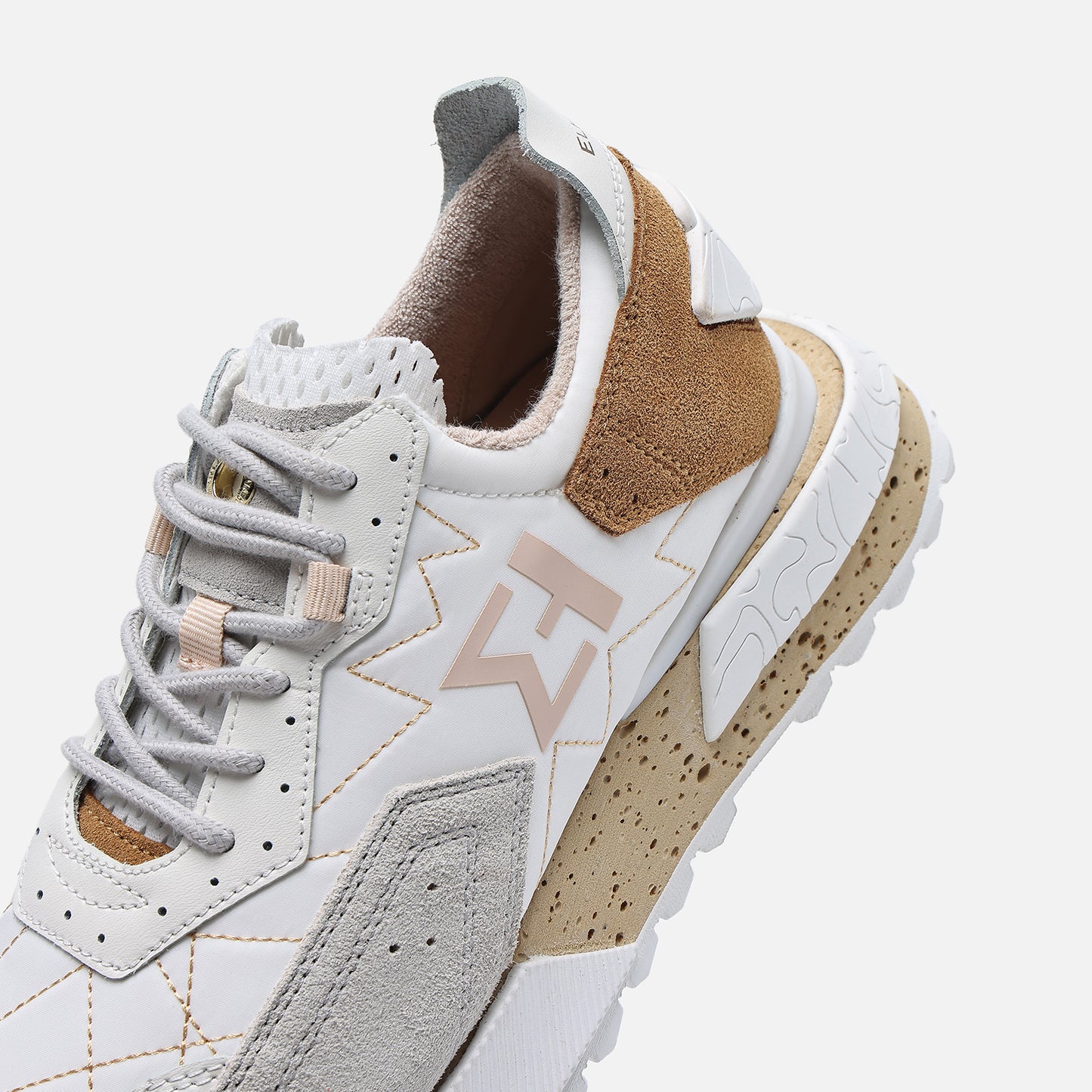 NSJ600 Sneaker