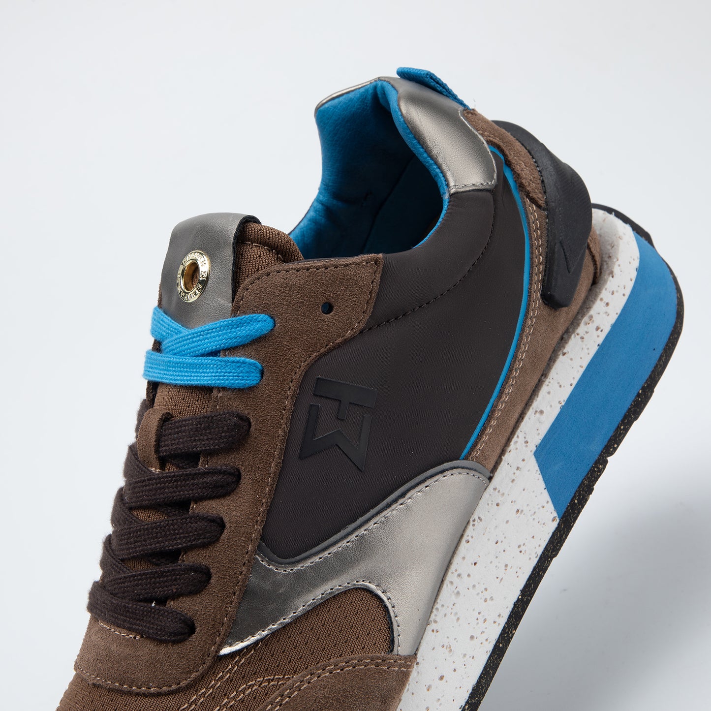 Sneaker di allenatore SJ610